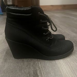 Cute n’ comfy wedge booties by Sophie 17